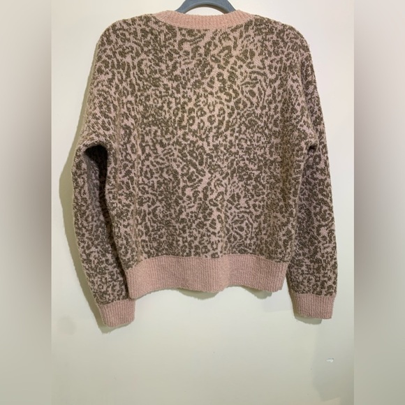 Madewell Shrunken Pullover Sweater in Leopard Pink Medium - Picture 5 of 12